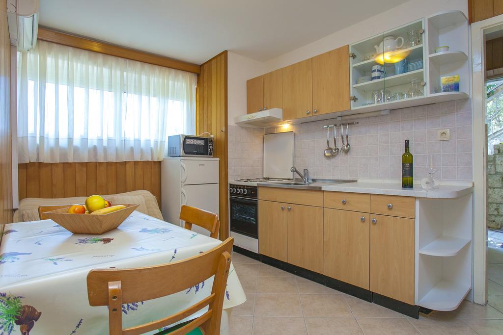 Guest House Lovric Lumbarda Ruang foto